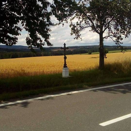 Kříž jihozápadně od Samšína