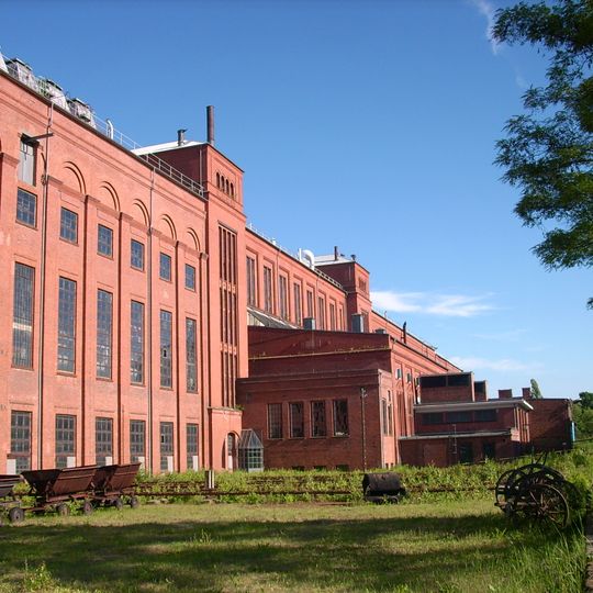 Brikettfabrik Werminghoff; Kohleverbindungsbahn Werminghoff/Knappenrode – Zeißholz; Energiefabrik Knappenrode – Lausitzer Bergbaumuseum; Brikettfabrik, heute Bergbaumuseum, mit allen noch stehenden Gebäuden (in Klammern die ehemaligen internen