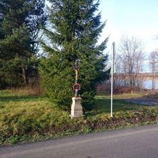 Kříž v Nové Včelnici u Paseckého rybníka