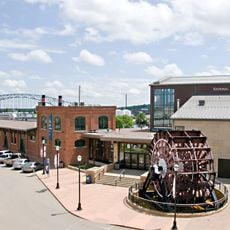 National Mississippi River Museum & Aquarium