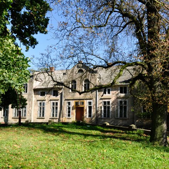 Zespół dworski w Paulinach