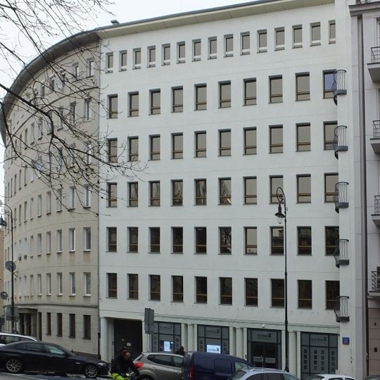 Budynek przy ulicy Noakowskiego 22