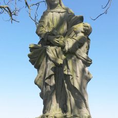 Socha svaté Anny u silnice západně od Velkého Valtinova