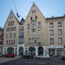 Wohn- und Geschäftshaus