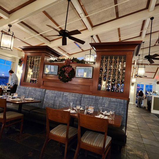 Boat House Waterfront Dining