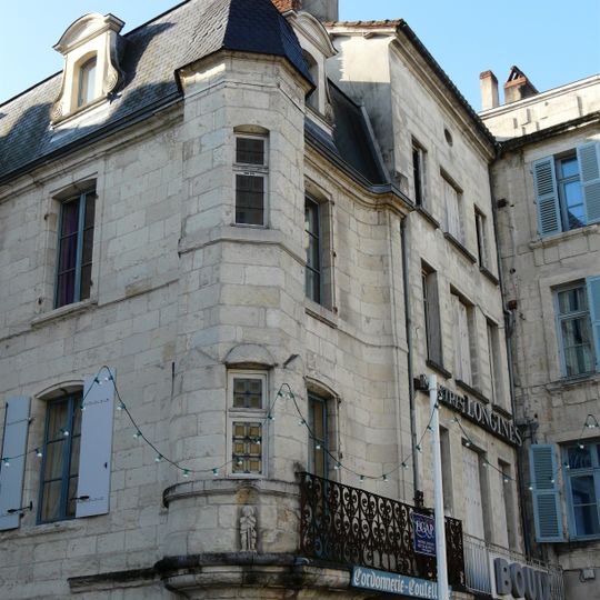 Hôtel, 4 place de la Clautre, Périgueux