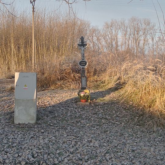 Kříž na severním okraji vsi
