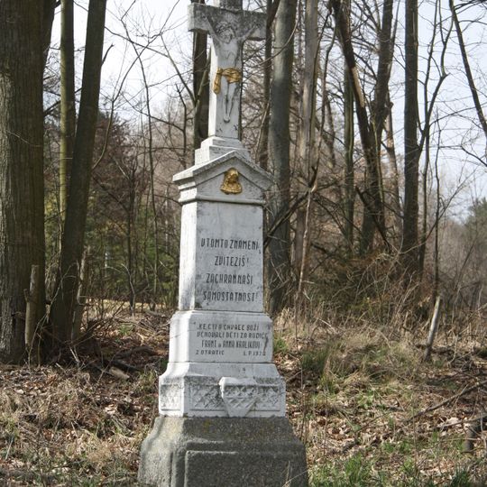 Wayside cross near Jinošov park