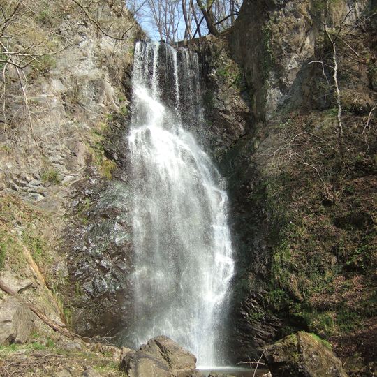 Pesegh waterfall
