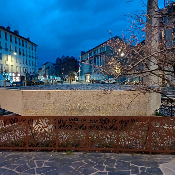 Monument to the war dead of Saint Denis 93