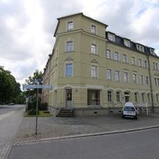 Mietshaus mit Laden in Ecklage Sinzstraße 1