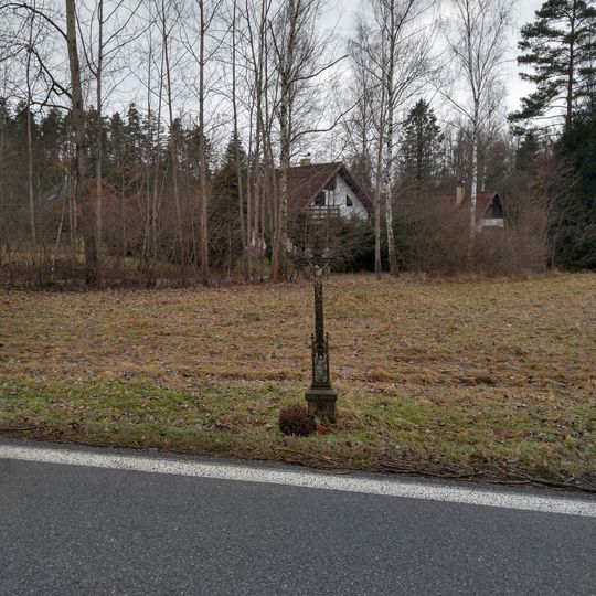 Kříž u cesty na Střížov 2