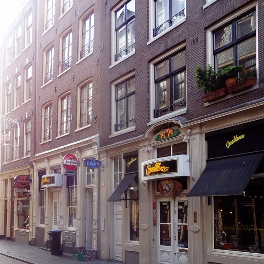 Woonhuis, vanwege het zich daarin bevindende beschilderde balkenplafond