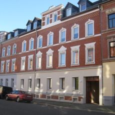 Mietshaus in geschlossener Bebauung Bernhardstraße 106