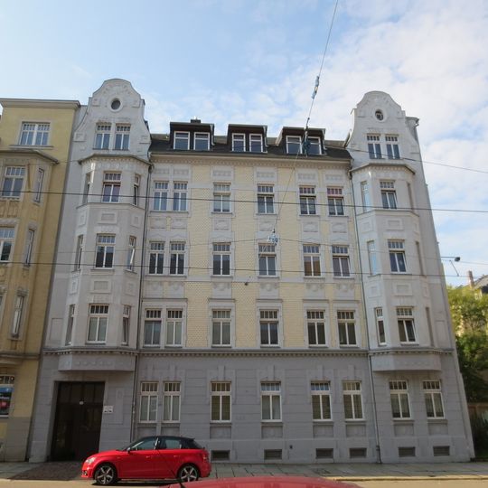 Mietshaus in vormals geschlossener Bebauung Bernsdorfer Straße 88