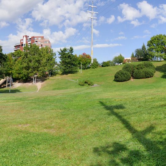 Hiragishi Takadai Park