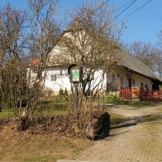 Obrázek v Horních Studénkách poblíž kostela