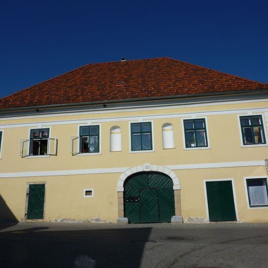 Bürgerhaus und Wirtschaftsgebäude