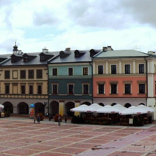 Zespół kamienicy (k. XVI w.