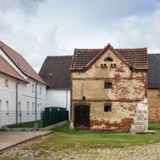 Taubenhaus eines Vierseithofes Ernst-Thälmann-Straße 11