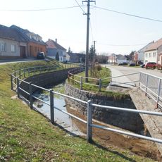 Most přes Nivničku v Bystřici pod Lopeníkem u čp. 8