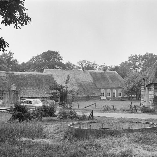 Boerderij met achterbaander en vrijstaande bijschuur