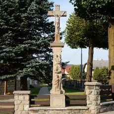 Kríž pri kostole, kríž s korpusom
