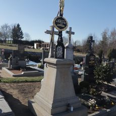 Hřbitovní kříž na Opatovském hřbitově