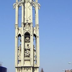 Spinnerin am Kreuz