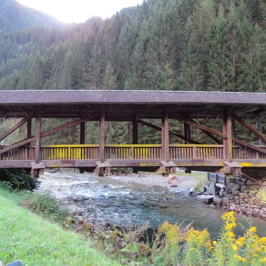 Straßenbrücke Blos
