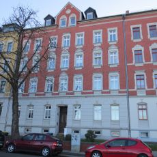 Mietshaus in geschlossener Bebauung mit Vorgarten Hilbersdorfer Straße 60