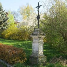 Kříž na návsi v Habrovicích