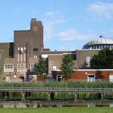 School building Van Oldenbarnevelt