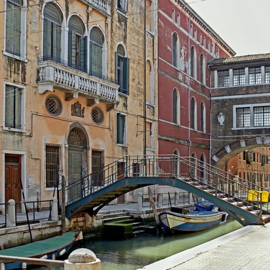 Ponte dei Tabacchi o delle Burchielle