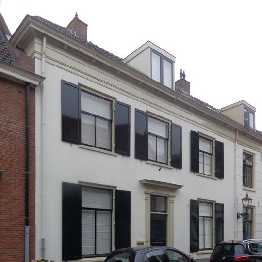 Rodeheldenstraat 23, Buren
