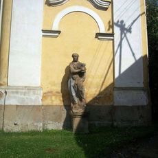 Socha svaté Barbory u kostela v Kozolupech