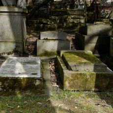 Grave of Unidentified 7