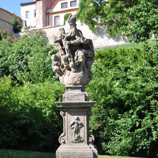 Socha v Soukenické ulici