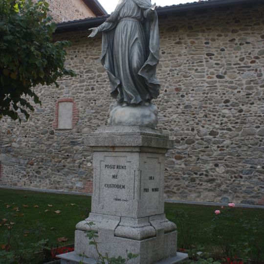 Statua della Madonna della Pietà