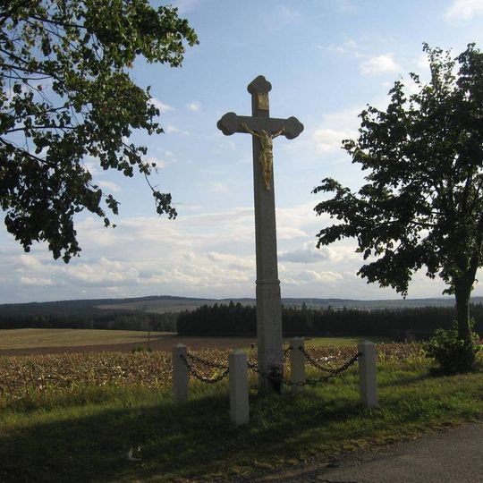 Pamětní kříž západně od Rosičky u silnice na Nížkov