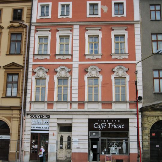 Dolní náměstí 18