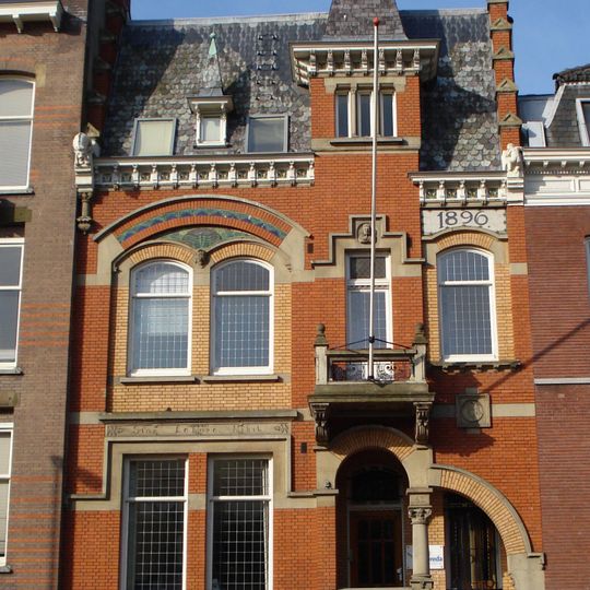 Voormalig herenhuis in Overgangsarchitectuur