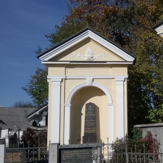 Grobnica Jožefa Kosirnika in družine Hudovernik