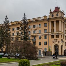 Дамы па праспекце Незалежнасці, 31, 33, 35 і 34, 36, 38