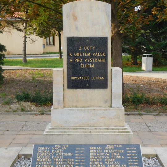 Pomník padlým u úřadu městské části Letňany