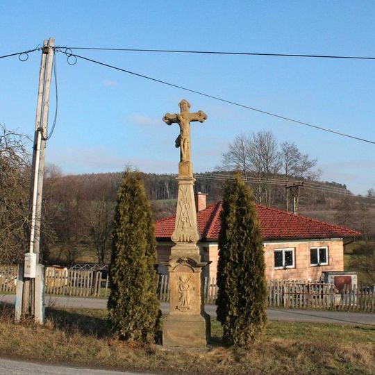 Kříž v Klopině na okraji obce