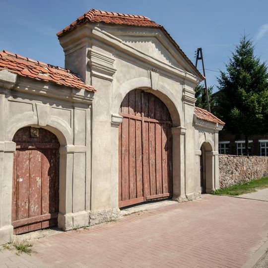 Ogrodzenie kościelne w Rościsławicach