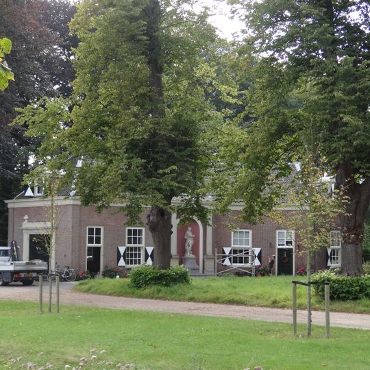 Huis te Manpad: koetshuis met dienstwoning