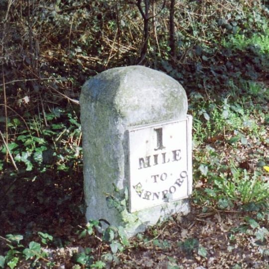 Milestone, Farnborough Common, Locks Bottom, 130m W of Fantail jct