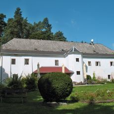 Hamr na Jezeře Castle